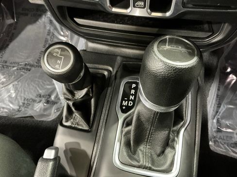 Used 2020 Jeep Gladiator Sport w/ Quick Order Package 24S image 27