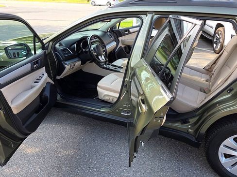 Used 2016 Subaru Outback 2.5i Premium AWD/4WD image 23