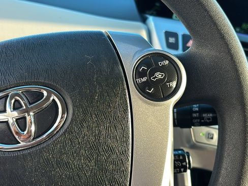 Used 2014 Toyota Prius V Three FWD image 16