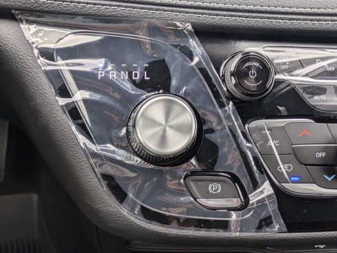 New 2026 Chrysler Pacifica Select FWD image 15