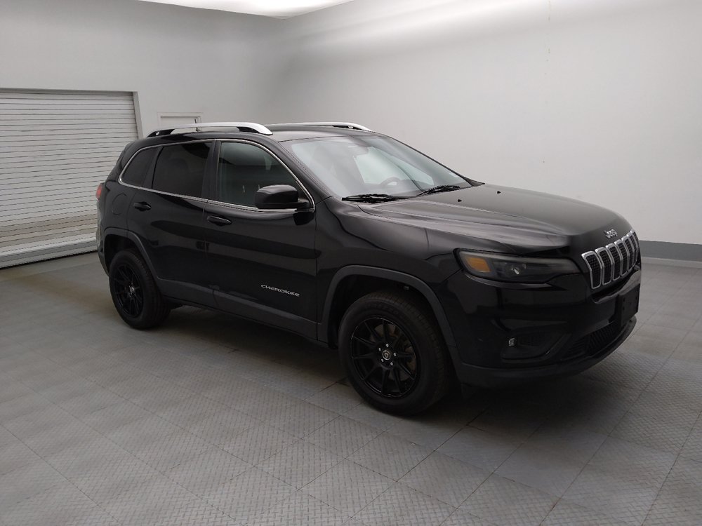 Used 2019 Jeep Cherokee Latitude w/ Popular Appearance Group FWD image 11