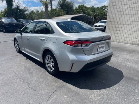 Used 2025 Toyota Corolla LE FWD image 3