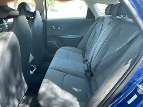 Used 2025 Kia K4 LXS image 29