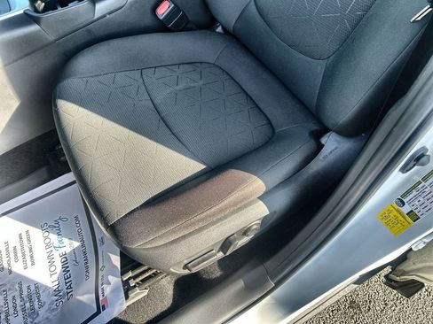 Used 2023 Toyota RAV4 XLE image 18