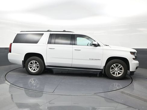 Used 2018 Chevrolet Suburban LT RWD image 6