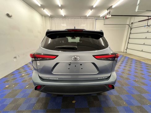 Used 2021 Toyota Highlander XLE image 5