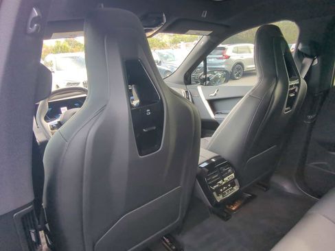 Used 2025 BMW iX xDrive50 image 17