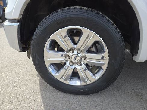 Used 2016 Ford F150 Lariat w/ Equipment Group 502A Luxury AWD/4WD image 7