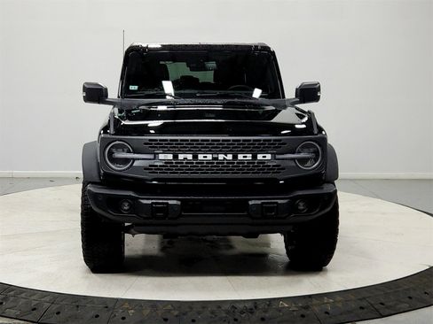 Used 2025 Ford Bronco Badlands image 2