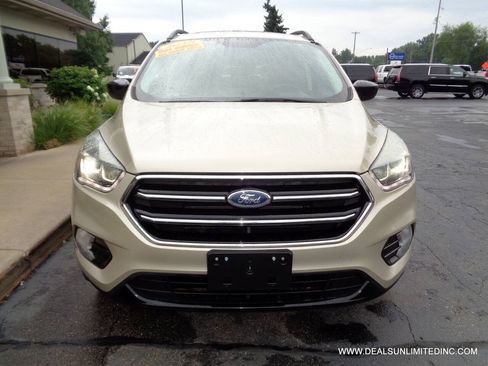 Used 2018 Ford Escape SE w/ SE Sport Appearance Package AWD/4WD image 24