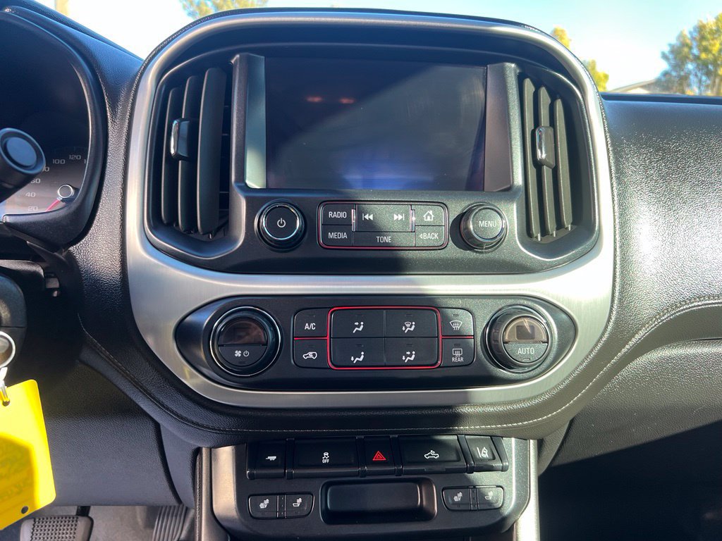 Used 2015 GMC Canyon SLT AWD/4WD image 18