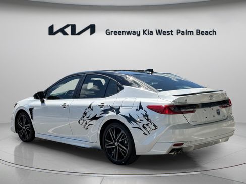 Used 2025 Toyota Camry XSE FWD image 5