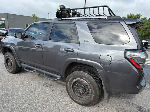 Used 2020 Toyota 4Runner SR5 Premium w/ Moonroof Package AWD/4WD image 10