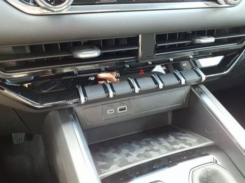 New 2026 GMC Canyon Elevation image 18