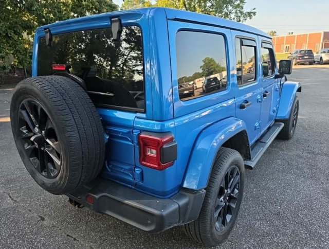 Used 2023 Jeep Wrangler Unlimited Sahara w/ Cold Weather Group AWD/4WD image 3