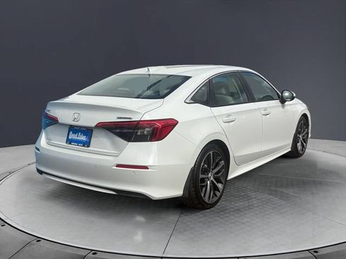 Used 2024 Honda Civic Touring image 5