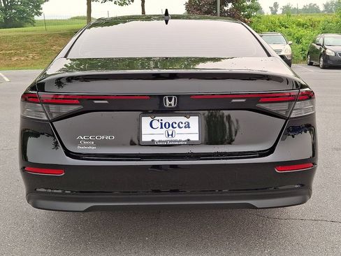 Used 2023 Honda Accord EX image 8