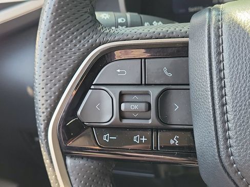 Used 2024 Toyota Tundra Limited AWD/4WD image 9