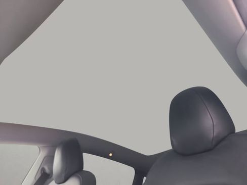 Used 2020 Tesla Model Y Long Range image 22