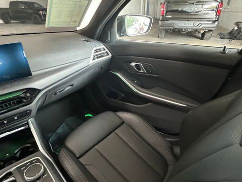 Used 2025 BMW 330i Sedan image 11