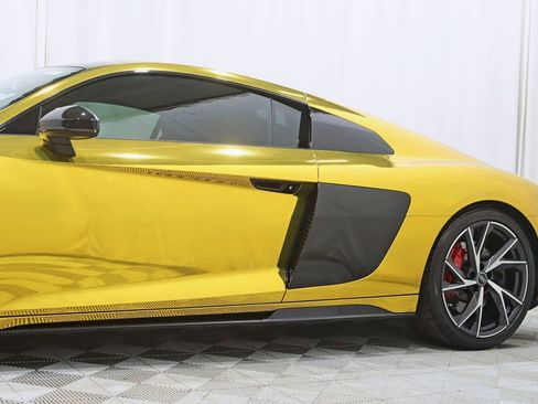 Used 2021 Audi R8 V10 w/ Premium Package RWD image 4