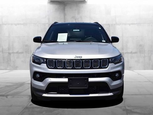 Used 2025 Jeep Compass Limited AWD/4WD image 4