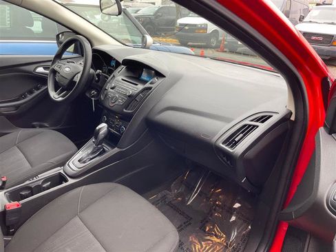 Used 2015 Ford Focus SE FWD image 22