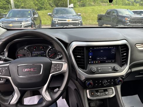 Used 2023 GMC Acadia SLE AWD/4WD image 12