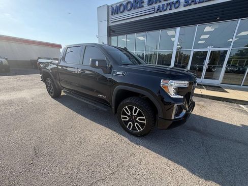 Used 2022 GMC Sierra 1500 AT4 w/ AT4 Preferred Package AWD/4WD image 2