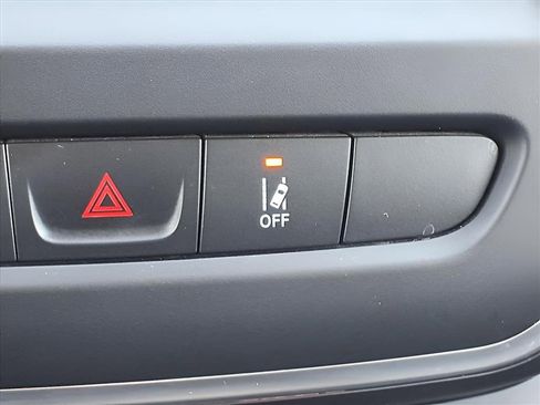 Used 2023 Jeep Cherokee Altitude Lux image 15