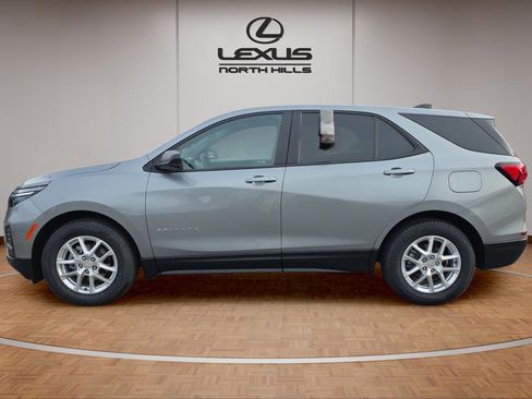 Used 2023 Chevrolet Equinox LS w/ LS Convenience Package image 8