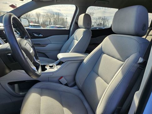 Used 2022 GMC Acadia SLE image 26