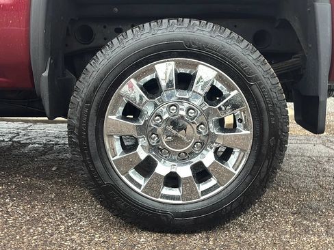 Used 2015 GMC Sierra 2500 Denali w/ Duramax Plus Package AWD/4WD image 2
