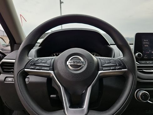 Certified 2022 Nissan Altima 2.5 SV image 17