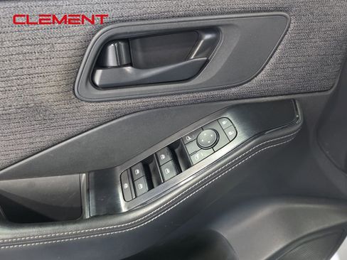 Used 2021 Nissan Rogue S image 23