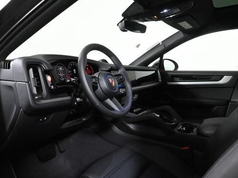 Used 2026 Porsche Cayenne Coupe AWD/4WD image 4
