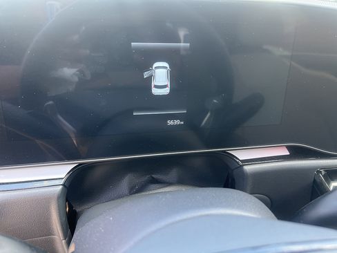 Used 2025 Kia Niro EX FWD image 5