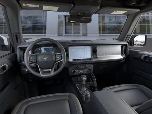 New 2025 Ford Bronco Outer Banks w/ Sasquatch Package image 7