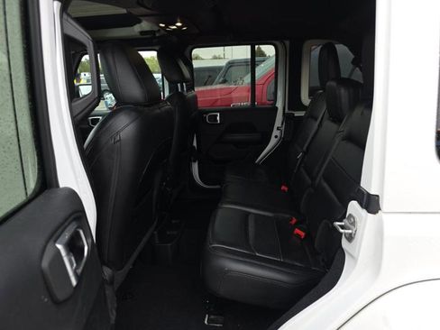 Used 2020 Jeep Wrangler Unlimited Sahara AWD/4WD image 16
