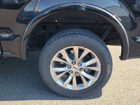 Used 2017 Ford F150 Lariat image 16