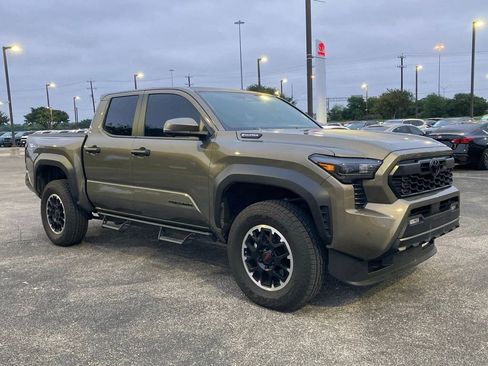 Certified 2026 Toyota Tacoma TRD Off-Road AWD/4WD image 3