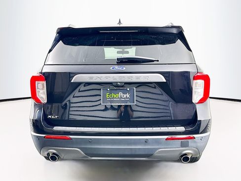 Used 2023 Ford Explorer XLT w/ Equipment Group 202A RWD image 7