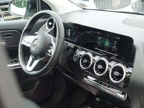 Used 2021 Mercedes-Benz GLA 250 4MATIC image 18