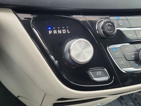 Certified 2023 Chrysler Voyager LX FWD image 11