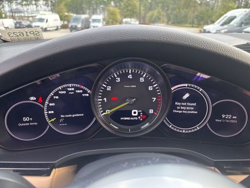 Used 2022 Porsche Cayenne Platinum Edition image 50