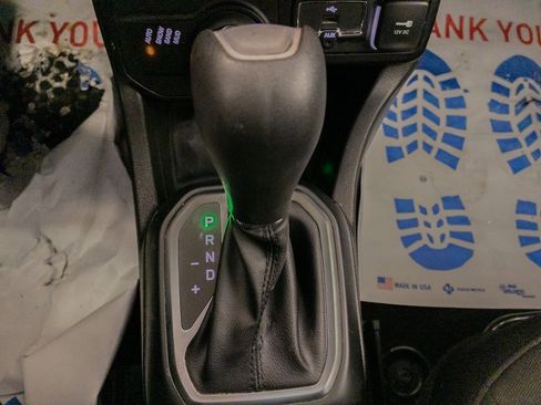 Used 2021 Jeep Renegade Sport image 21