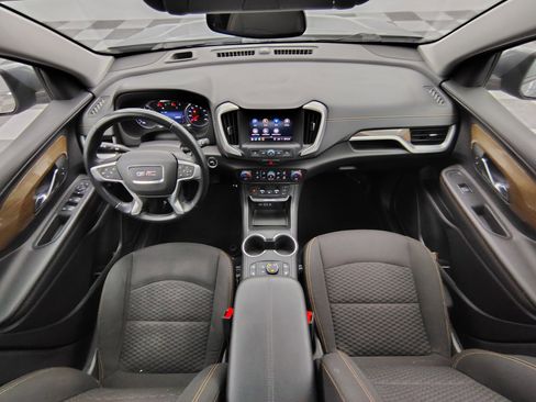 Used 2021 GMC Terrain SLE w/ Driver Convenience Package image 2