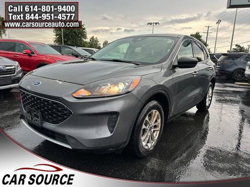 Used 2022 Ford Escape SE w/ Cold Weather Package AWD/4WD image 2