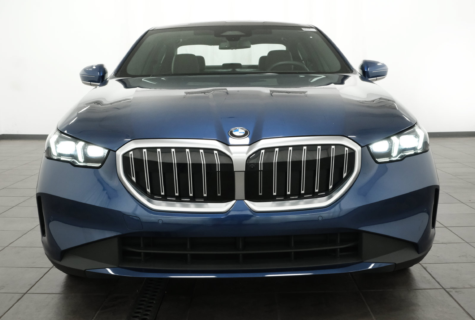 Used 2026 BMW 540i xDrive AWD/4WD image 9
