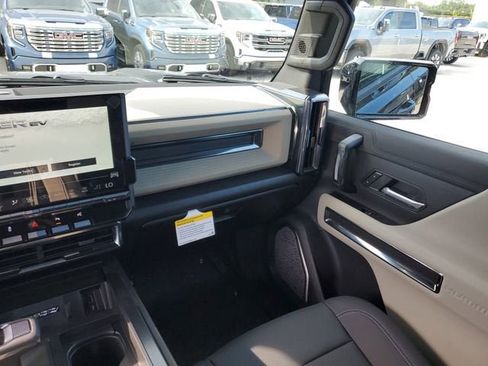 New 2026 GMC Hummer EV 4x4 Crew Cab image 16